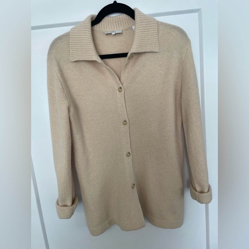 Classy Vince long sleeve button up sweater